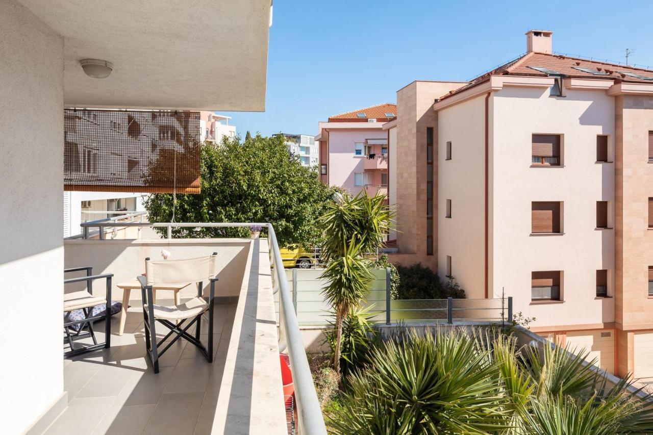 Zenta With Terrace And Sea View, 4 Min Walk To The Apartment Split