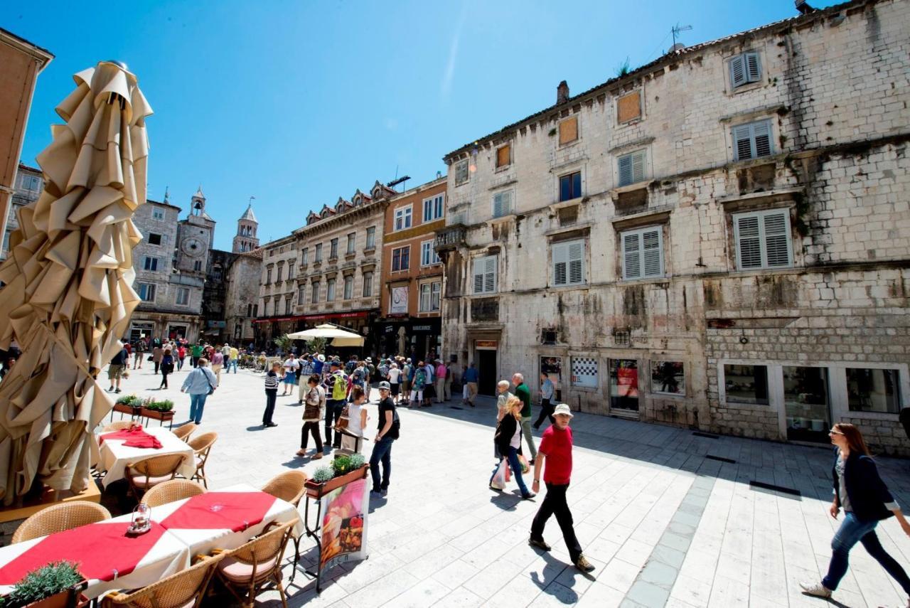 Zenta Split